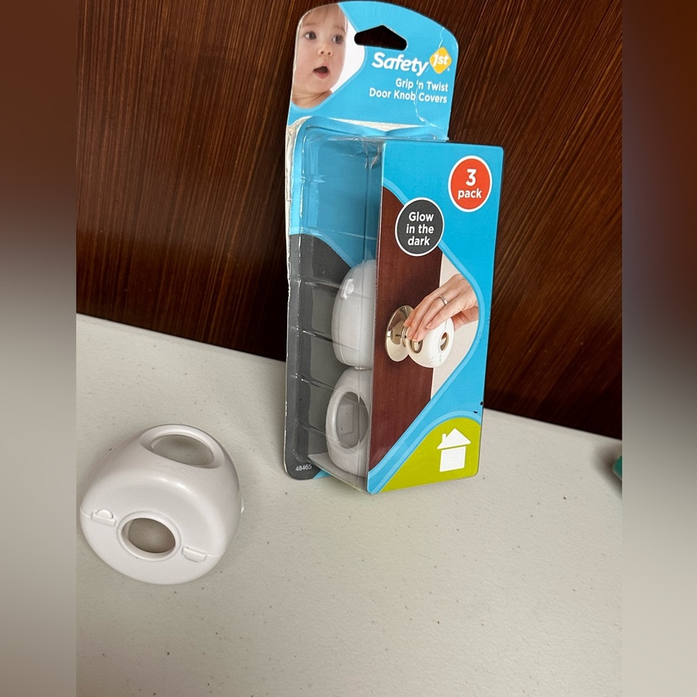Safety 1st Parent Grip and twist Door Knob Covers, White